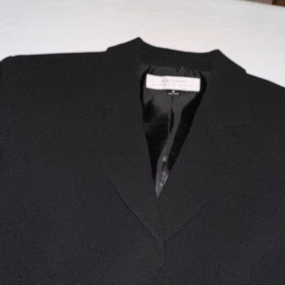 Tahari Wms Black fully lined 2 piece Pants Suit size 8 - Picture 9 of 14